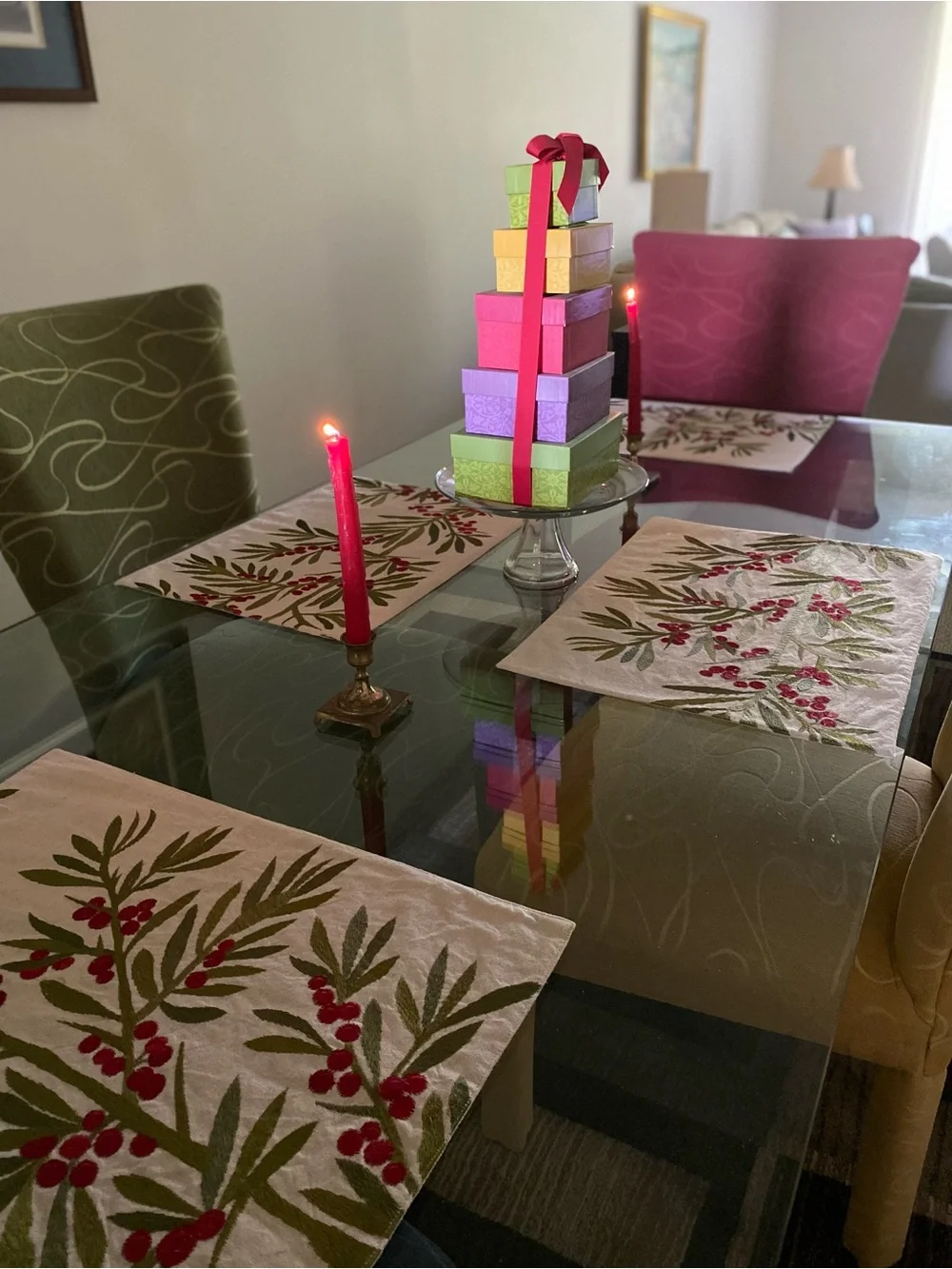 Set of 4 Fabric Christmas/Winter Theme Placements. Rectangular. Cloth.